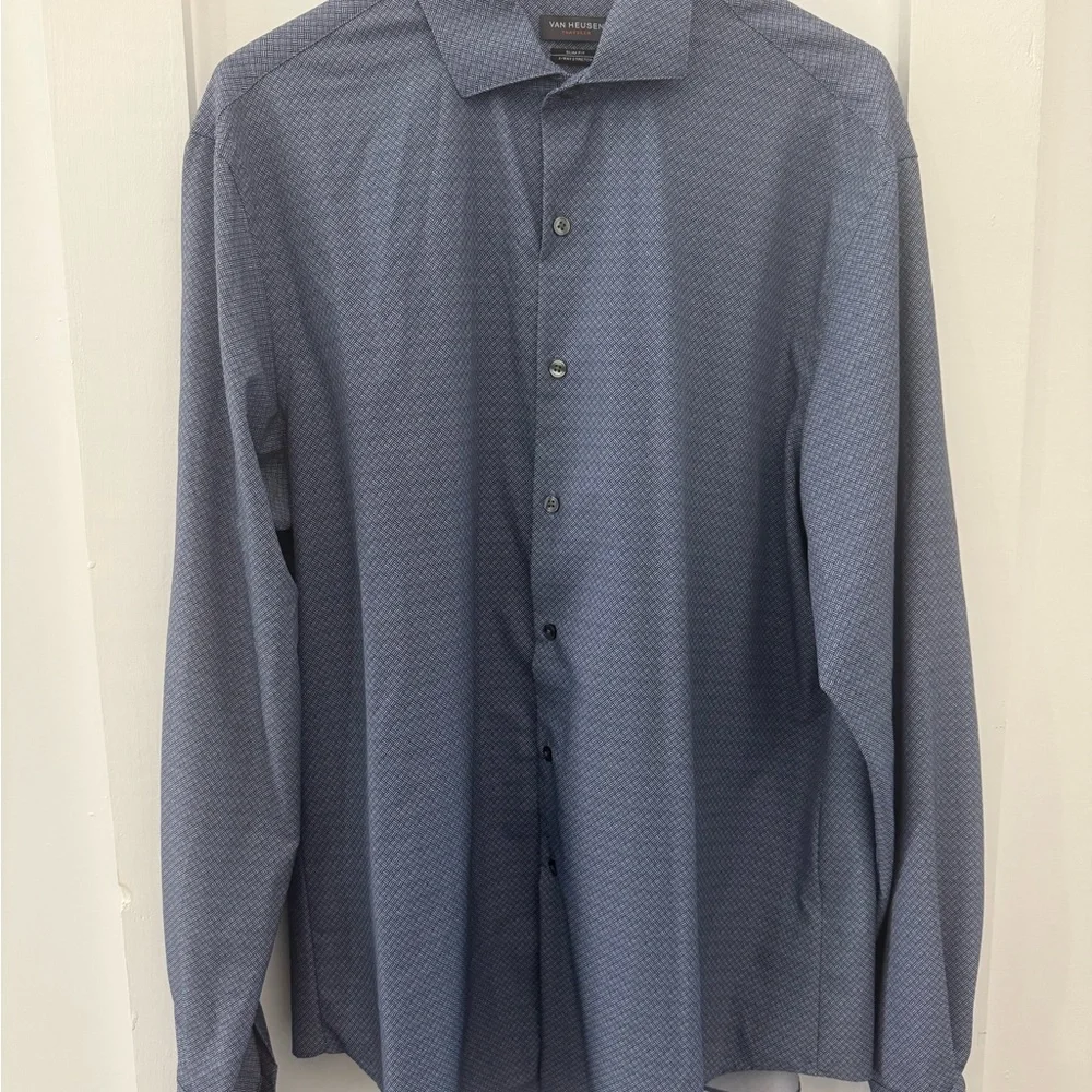 Van huesen long sleeve dress shirt slim fit